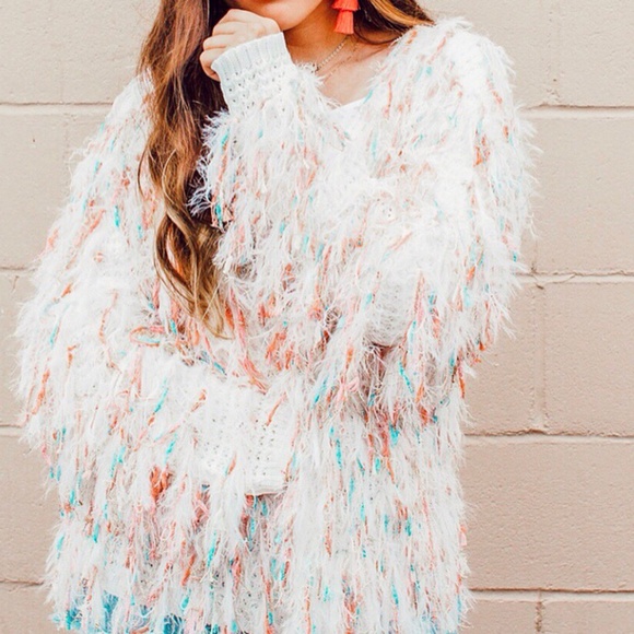 SWEATER OVERSIZED FRINGE KNIT CARDIGAN - Picture 3 of 4